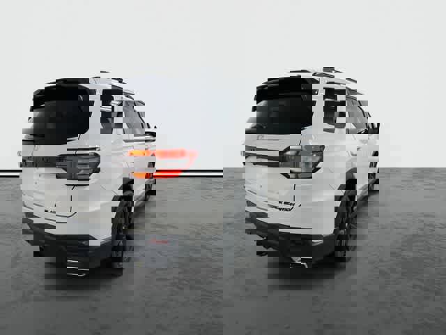 Used 2025 Honda Pilot Black Edition image 3