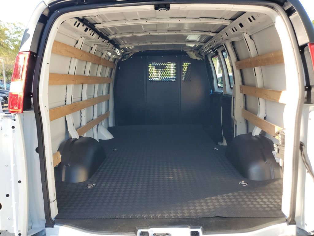 Used 2024 Chevrolet Express 2500 w/ Driver Convenience Package RWD image 12