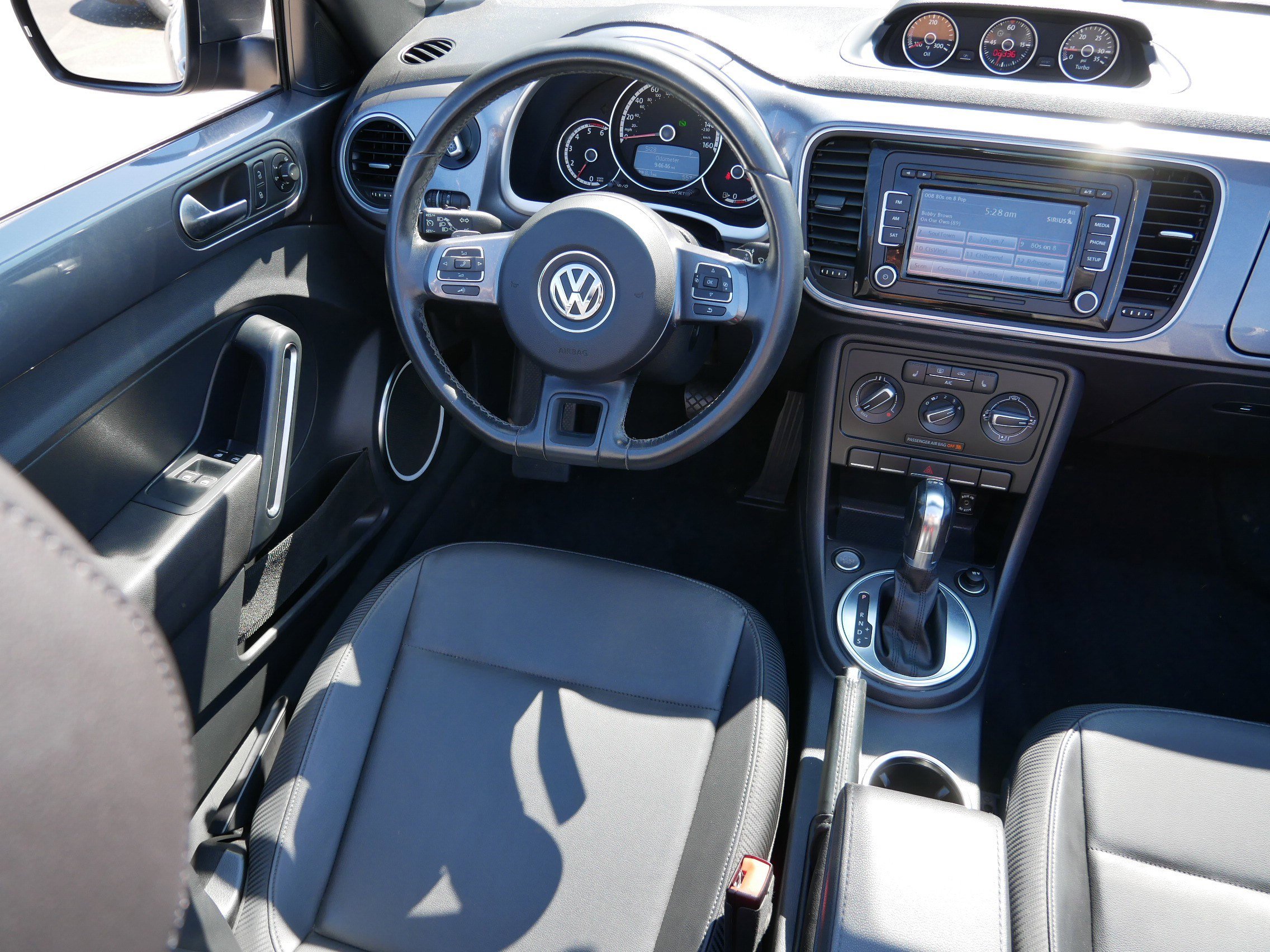 Used 2013 Volkswagen Beetle TDI image 10