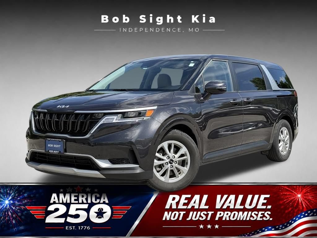Used 2024 Kia Carnival LX FWD image 1