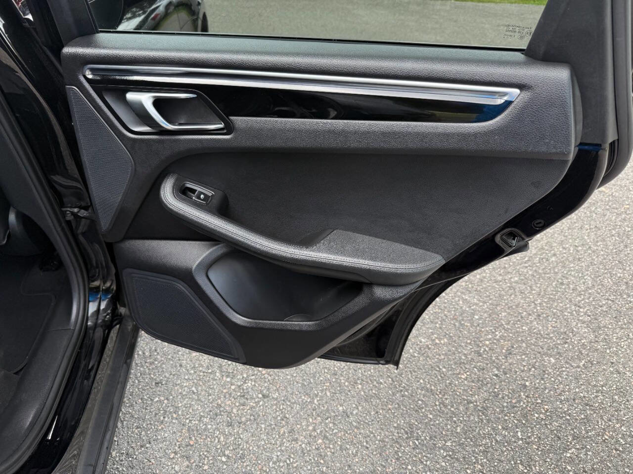 Used 2015 Porsche Macan S image 43