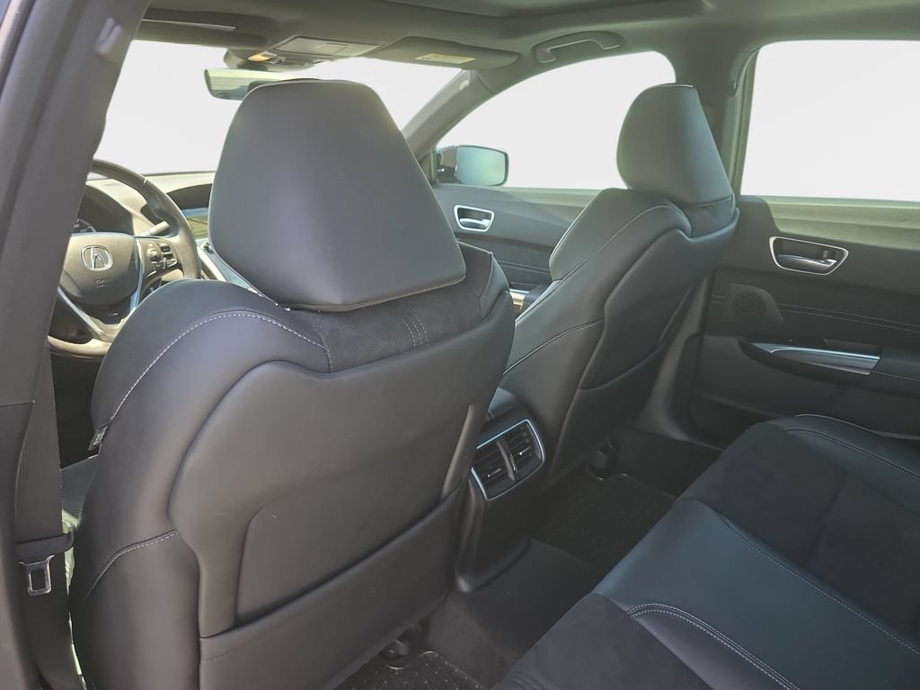 Used 2018 Acura TLX w/ Technology & A-SPEC Package FWD image 10