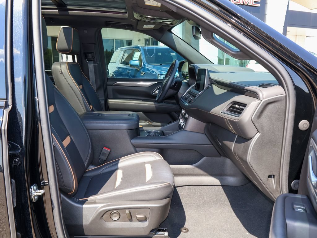 Used 2023 GMC Yukon XL AT4 w/ AT4 Premium Plus Package AWD/4WD image 35