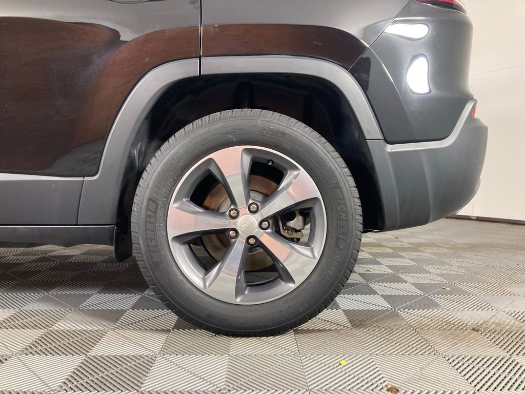 Used 2019 Jeep Cherokee Limited image 23