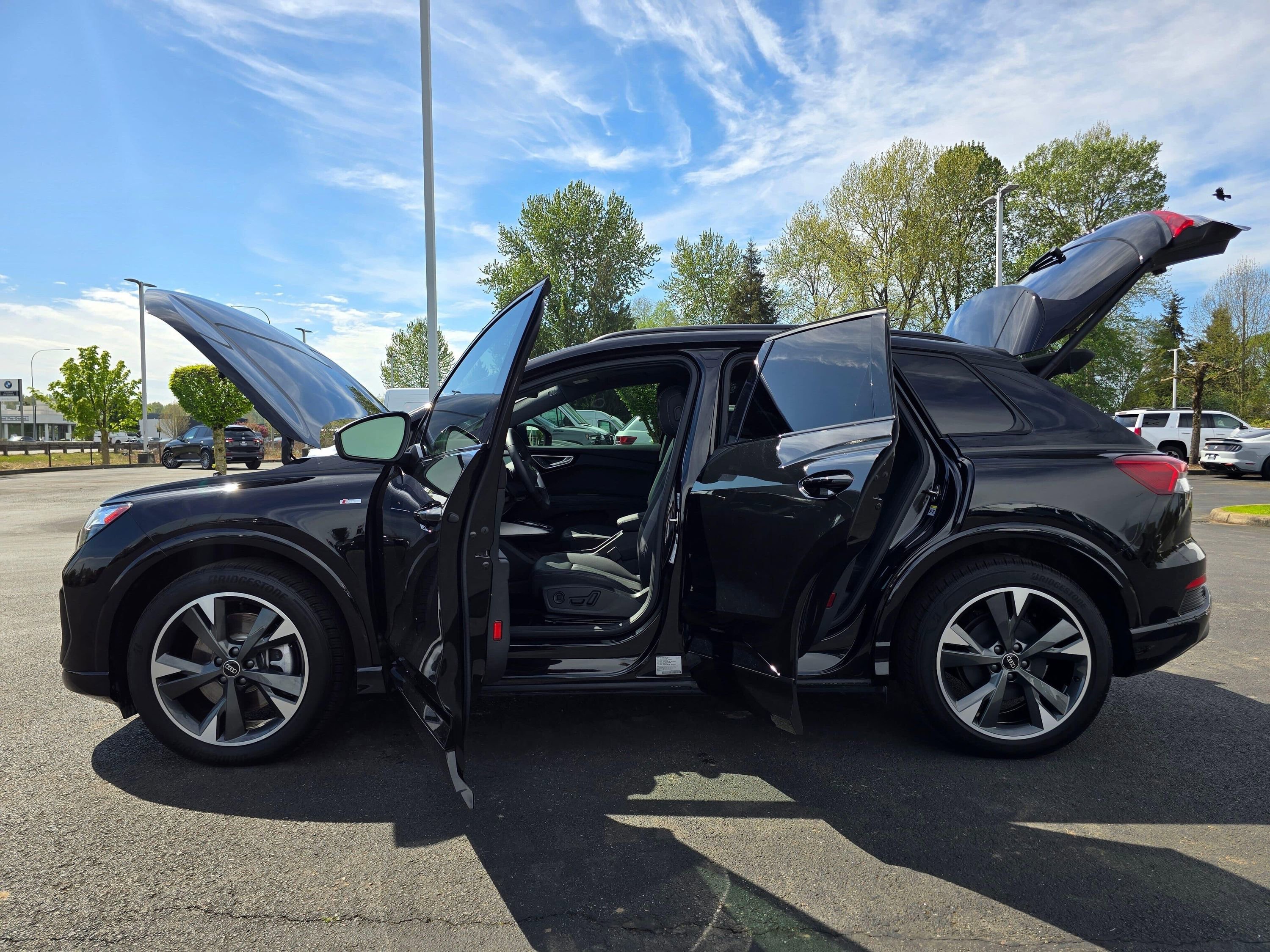 Used 2025 Audi Q4 e-tron Premium w/ Convenience Package AWD/4WD image 11