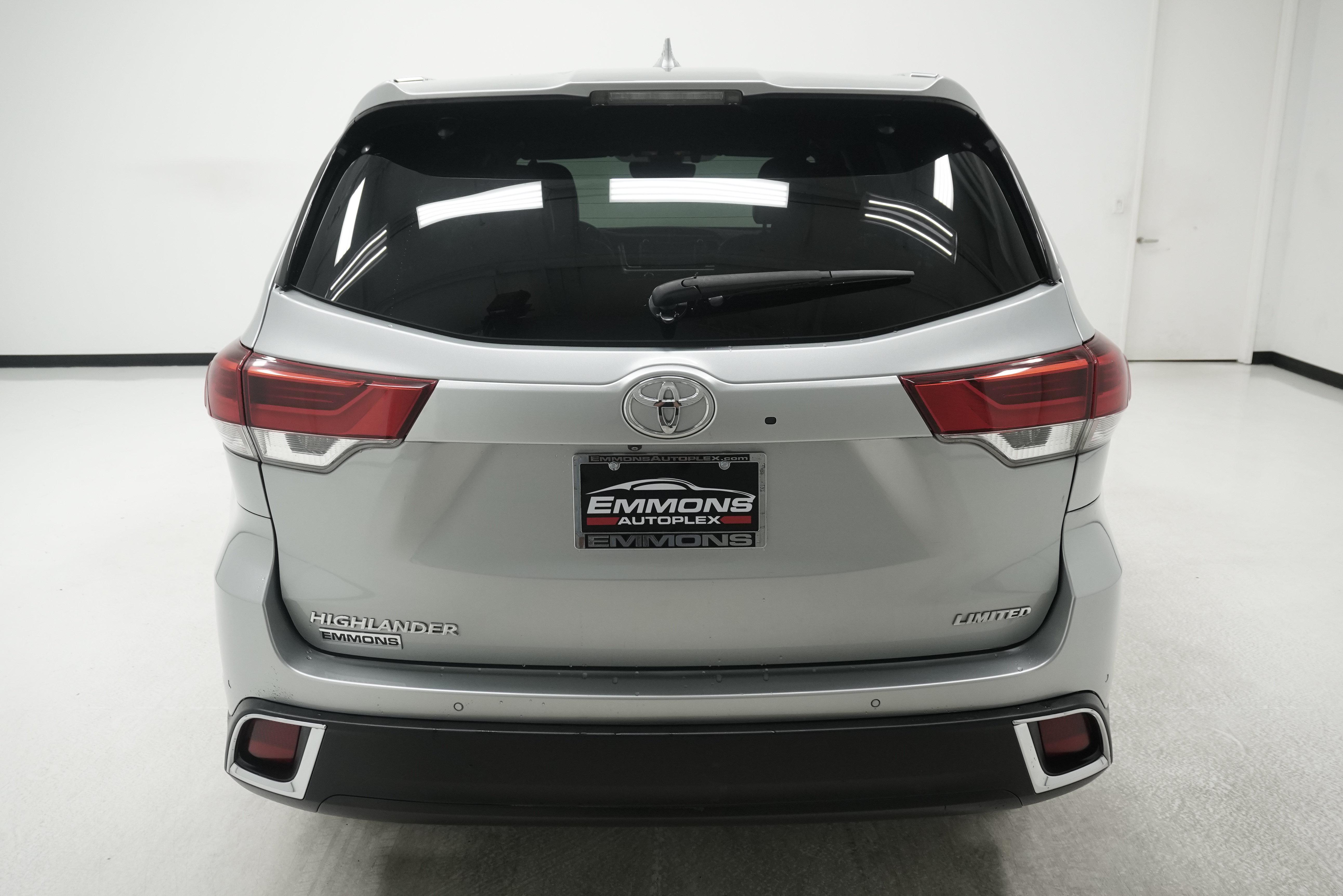 Used 2017 Toyota Highlander Limited Platinum FWD image 5