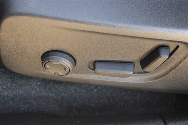 Used 2021 Volvo XC40 P8 Recharge w/ Advanced Package image 42