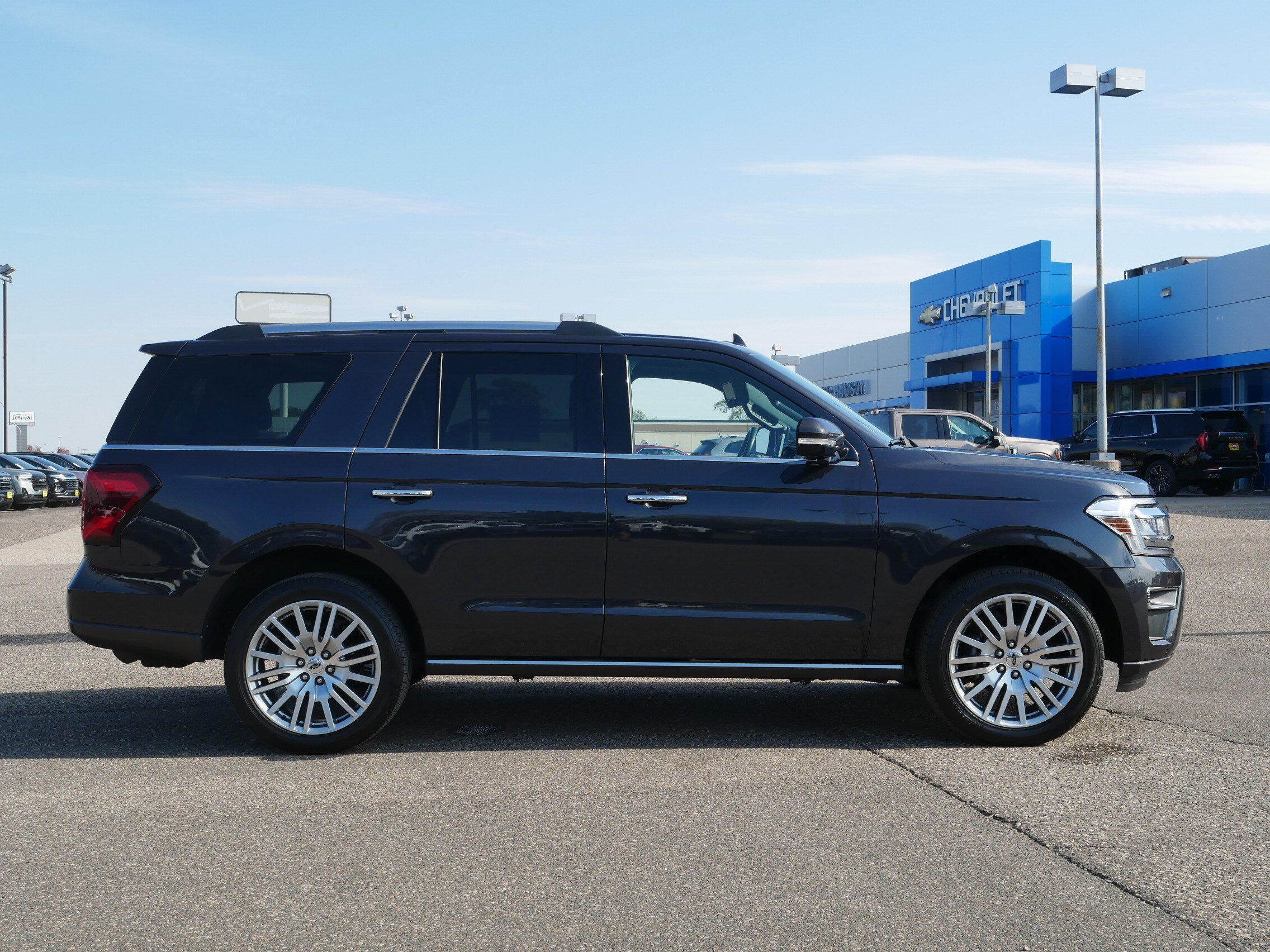 Used 2024 Ford Expedition Limited AWD/4WD image 8