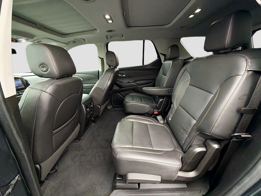 Used 2021 Chevrolet Traverse RS image 24