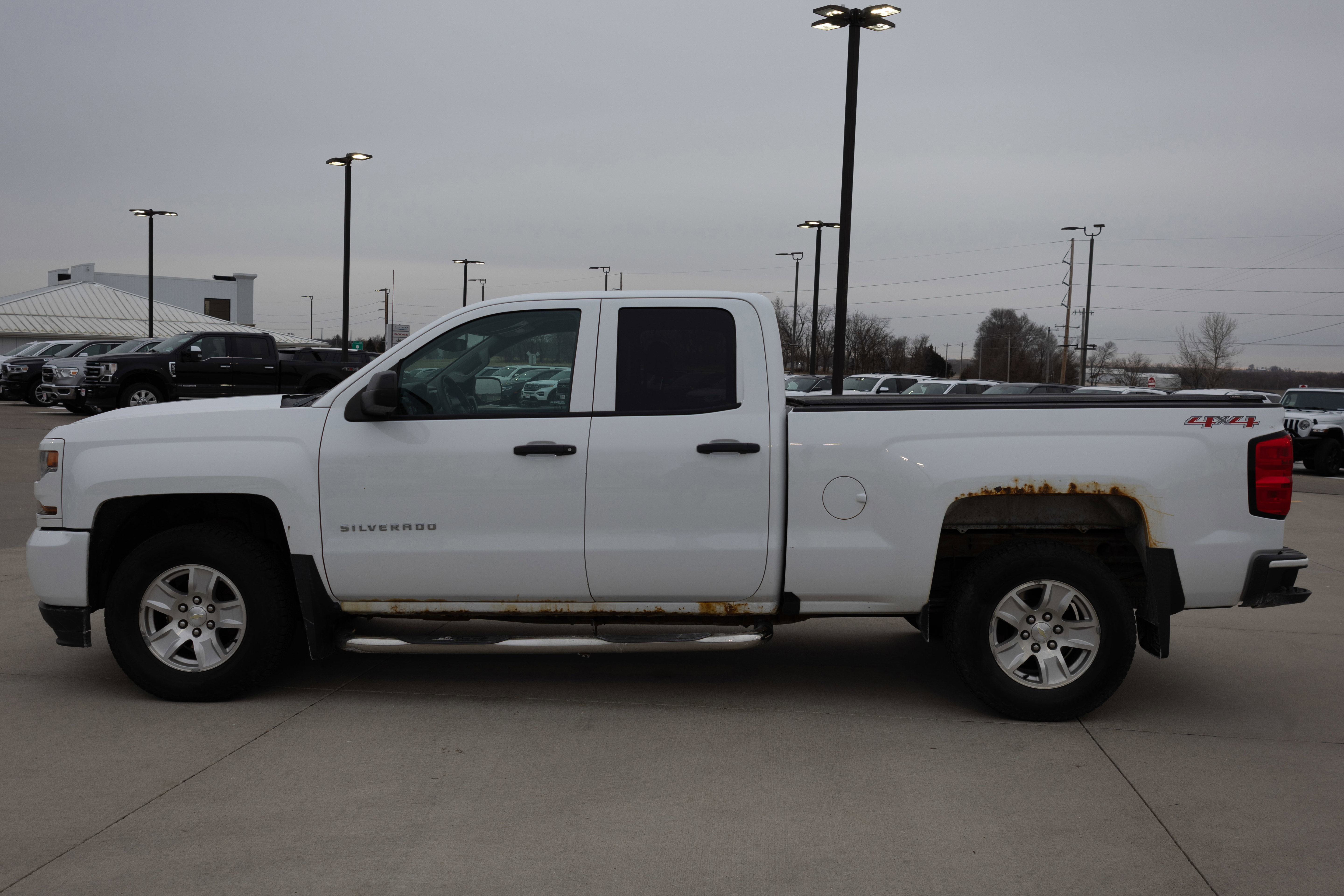 Used 2016 Chevrolet Silverado 1500 Custom w/ Custom Convenience Package image 3
