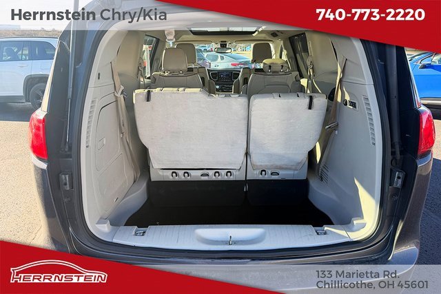 Used 2018 Chrysler Pacifica Limited w/ Tire & Wheel Group image 24