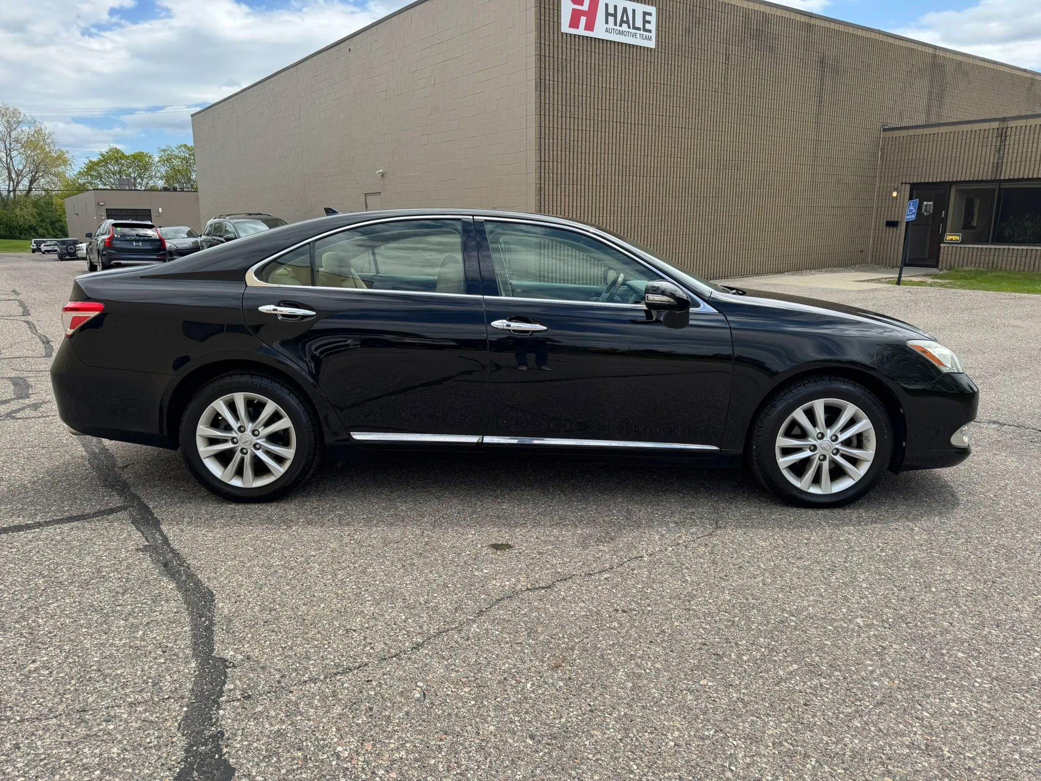 Used 2011 Lexus ES 350 FWD image 11