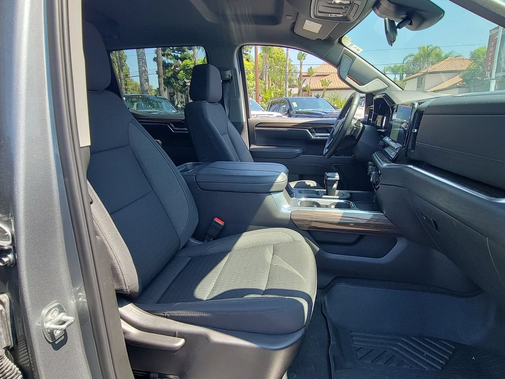 Used 2025 Chevrolet Silverado 1500 LT Trail Boss w/ Protection Package AWD/4WD image 27