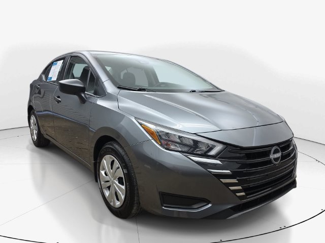Used 2025 Nissan Versa S w/ Trunk Package FWD image 3