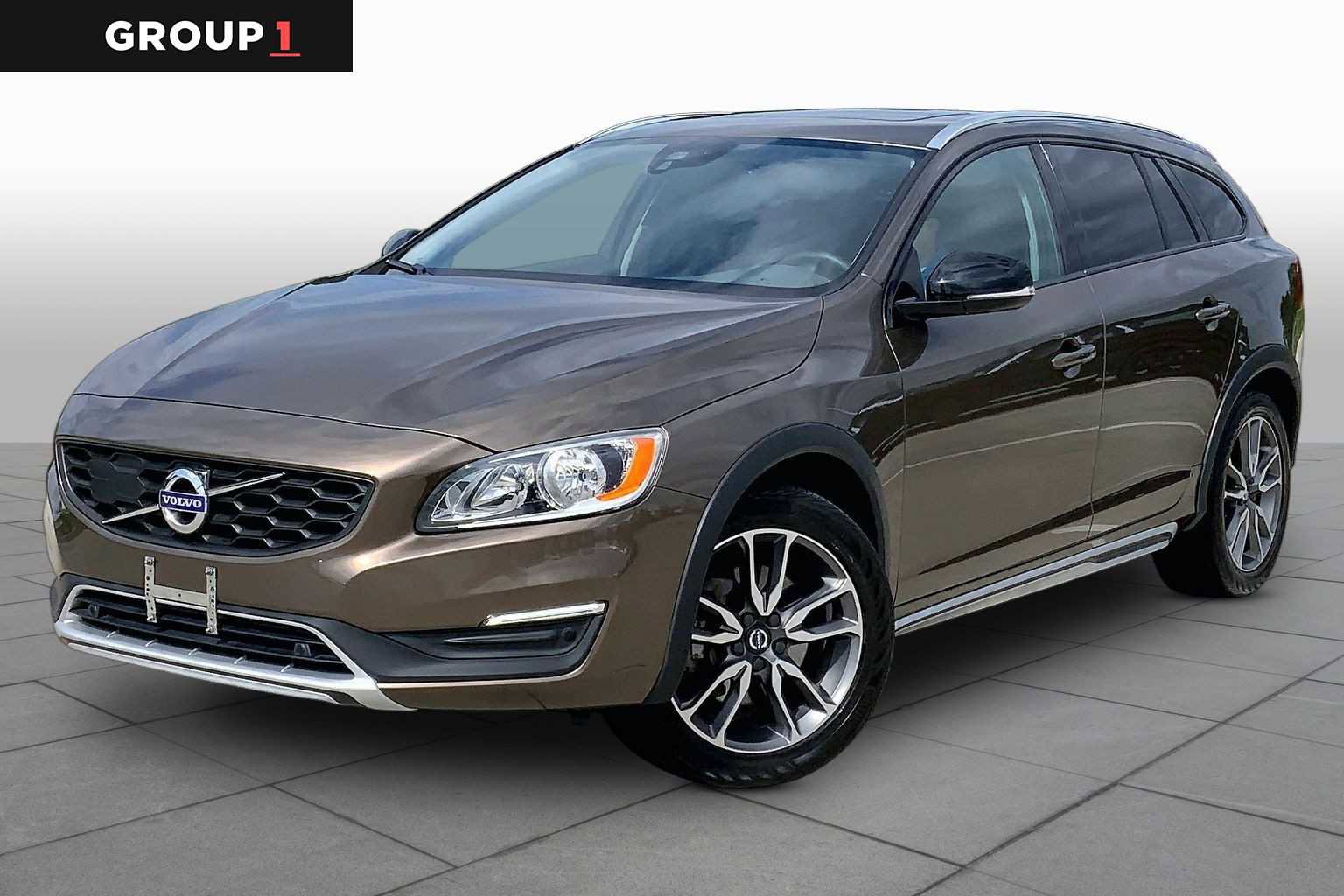 Used 2017 Volvo V60 T5 Cross Country AWD/4WD image 1