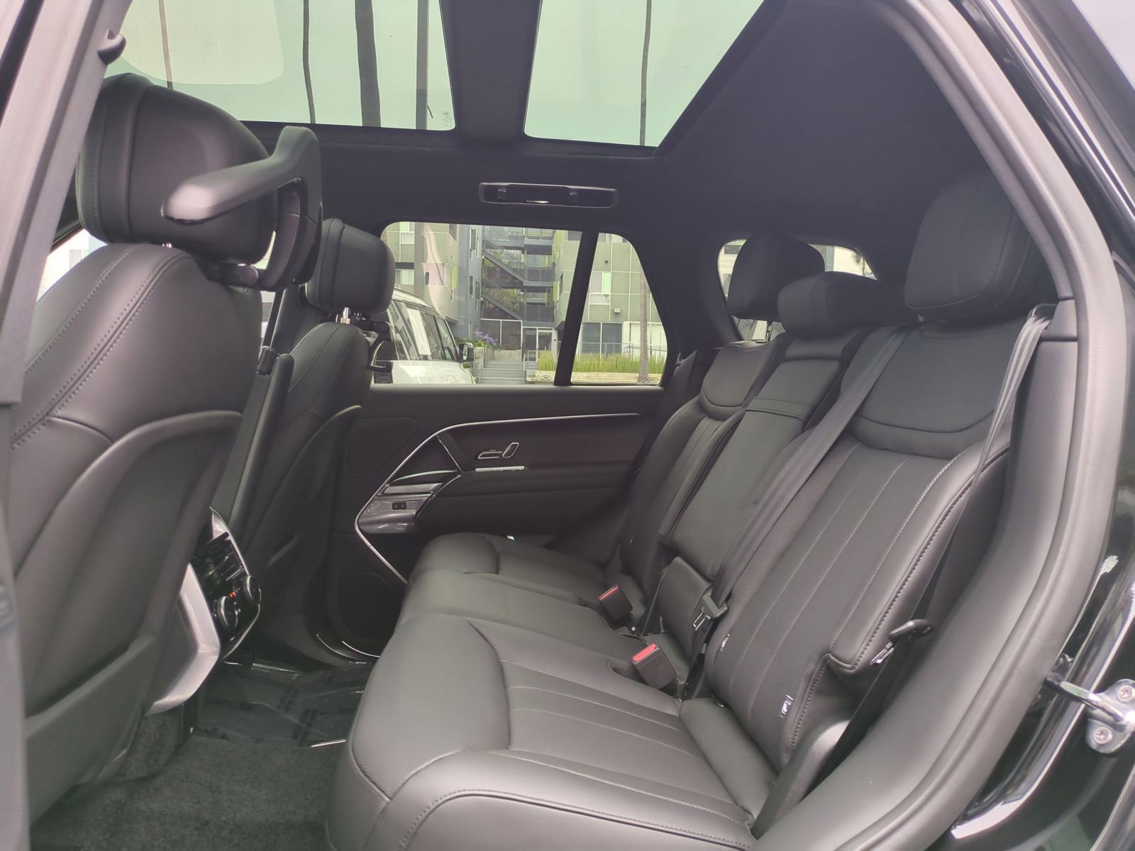 New 2026 Land Rover Range Rover SE AWD/4WD image 25
