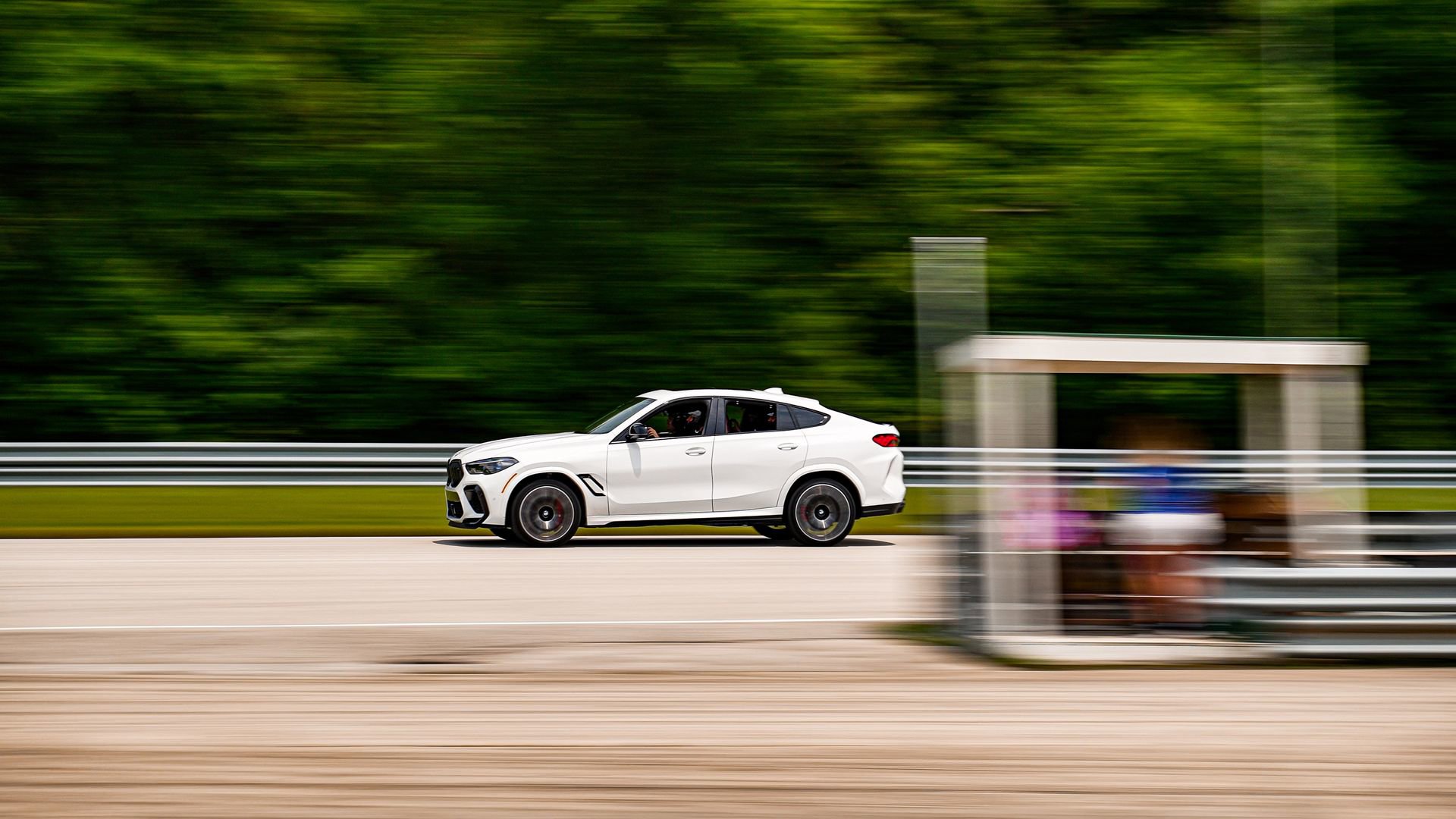 Certified 2025 BMW X2 xDrive28i image 6