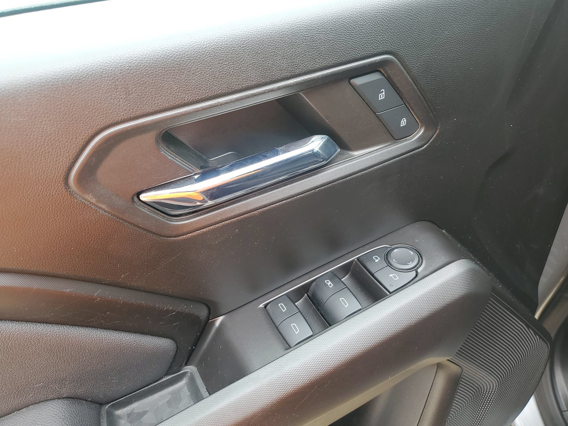 Used 2024 Chevrolet Colorado LT w/ LT Convenience Package II AWD/4WD image 29