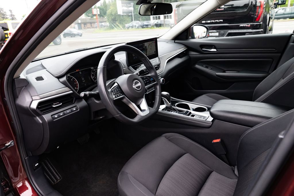 Used 2024 Nissan Altima 2.5 SV w/ SV Premium Package FWD image 19