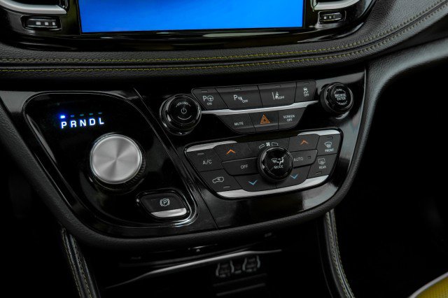 Used 2023 Chrysler Pacifica Pinnacle image 22