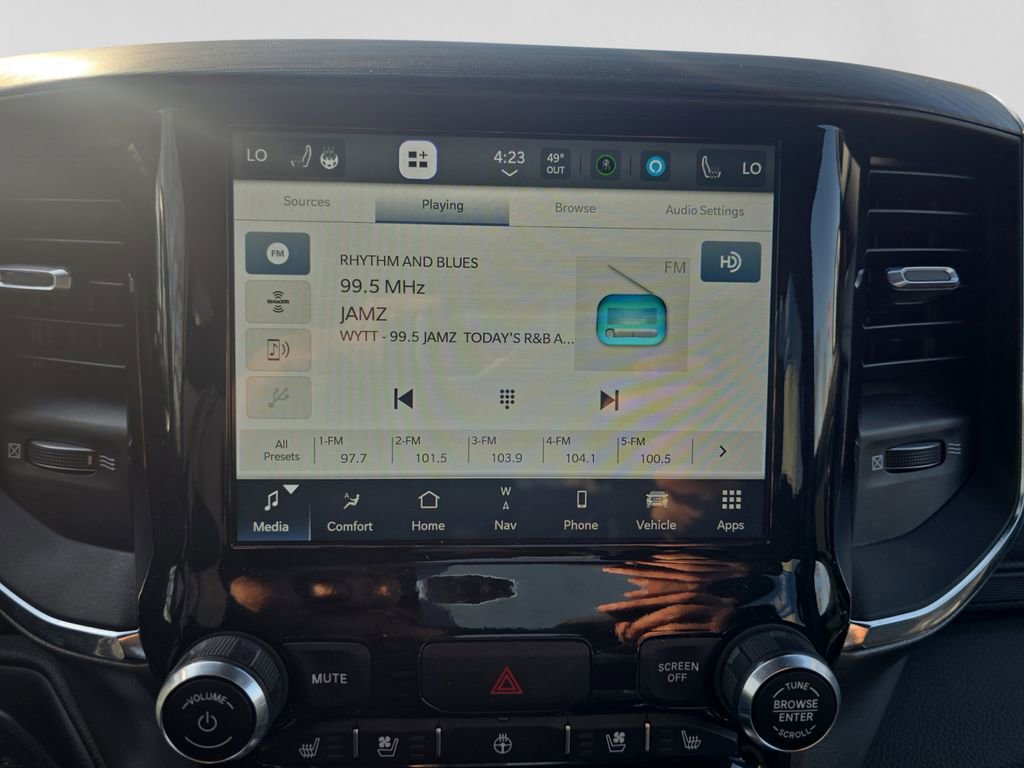 Used 2024 RAM 1500 Laramie image 21