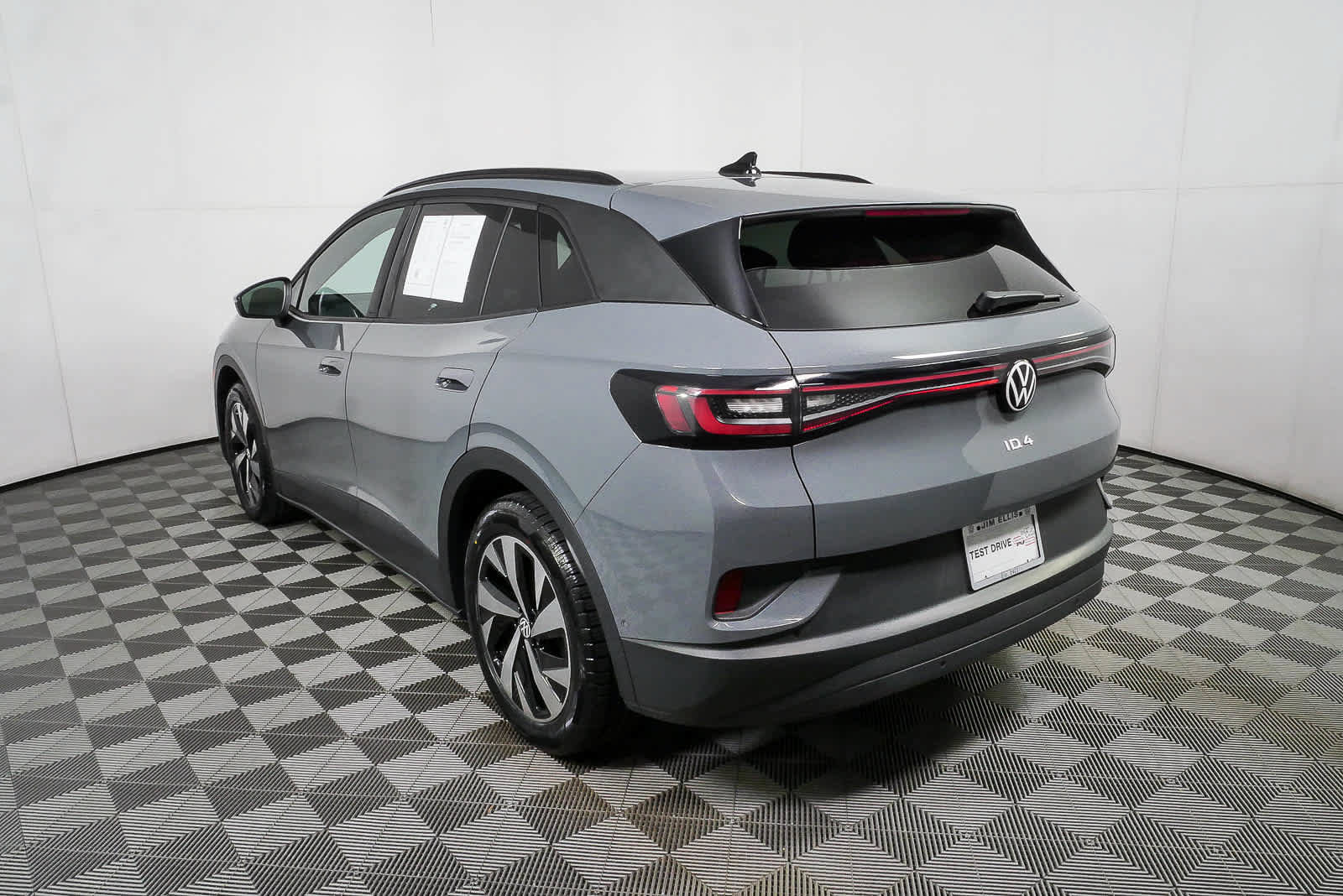 Certified 2023 Volkswagen ID.4 2WD image 30