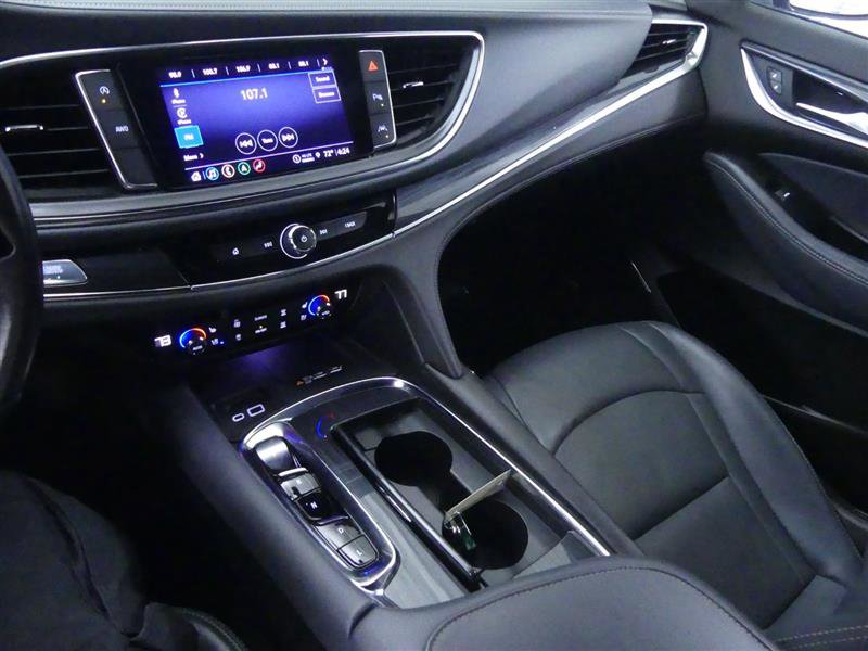 Used 2024 Buick Enclave Premium image 16