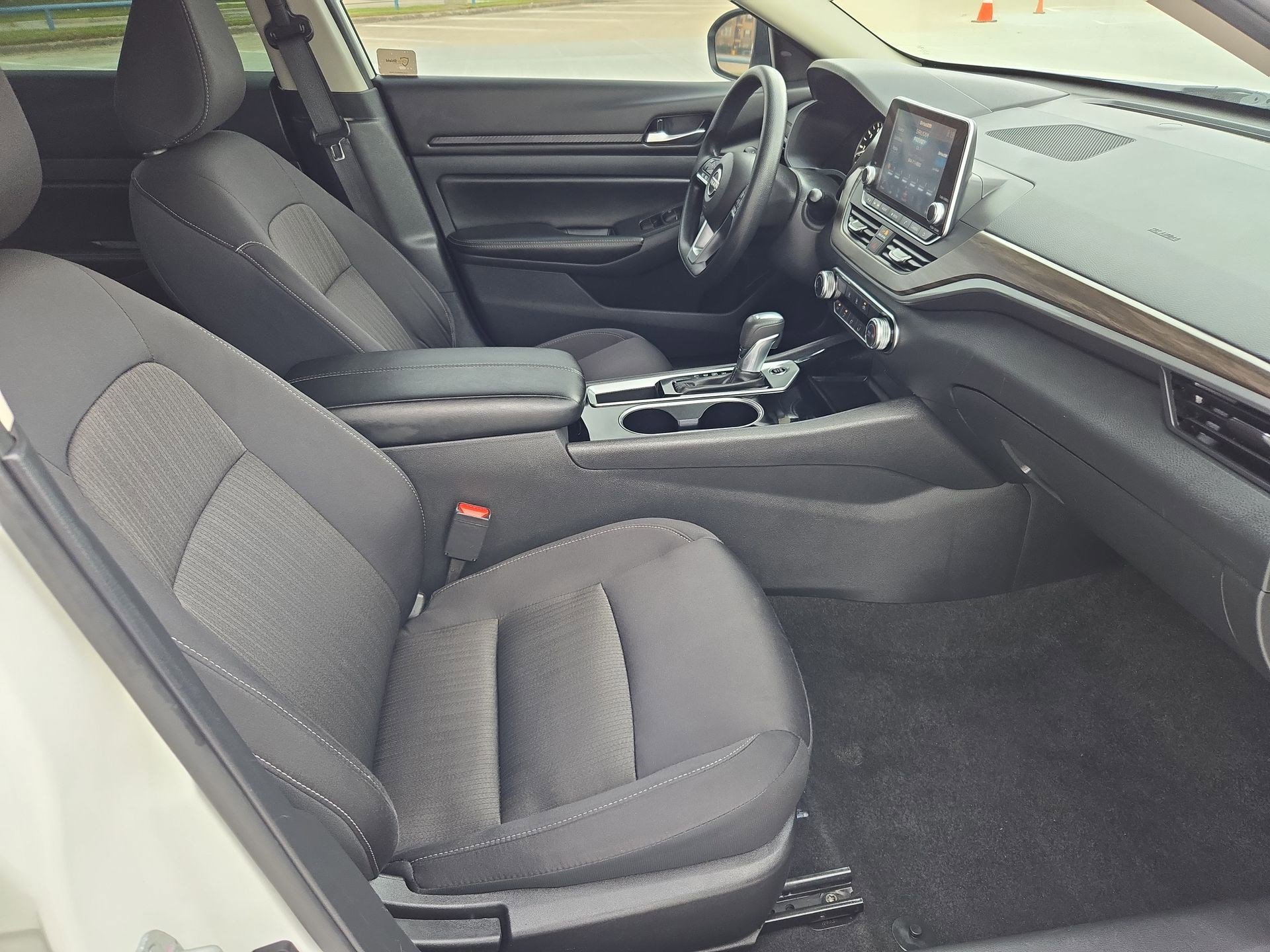 Used 2024 Nissan Altima 2.5 SV image 30