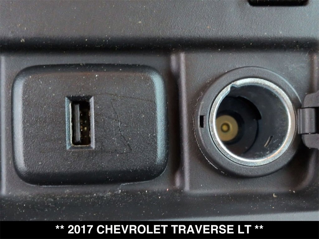 Used 2017 Chevrolet Traverse LT image 24