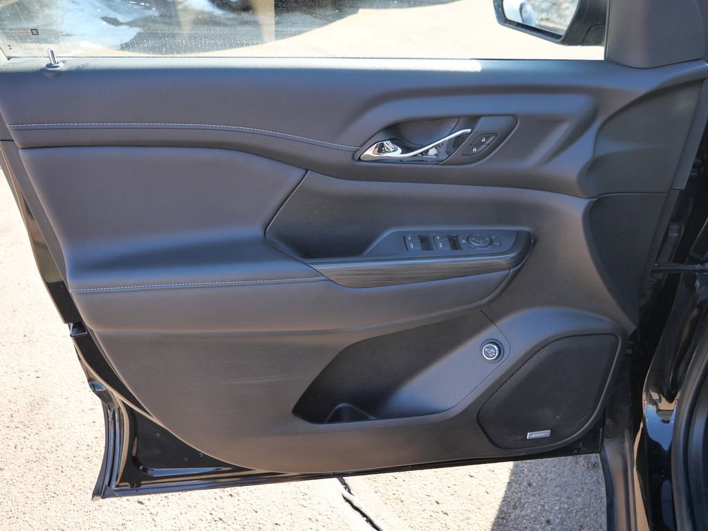 Used 2023 GMC Acadia SLT image 26