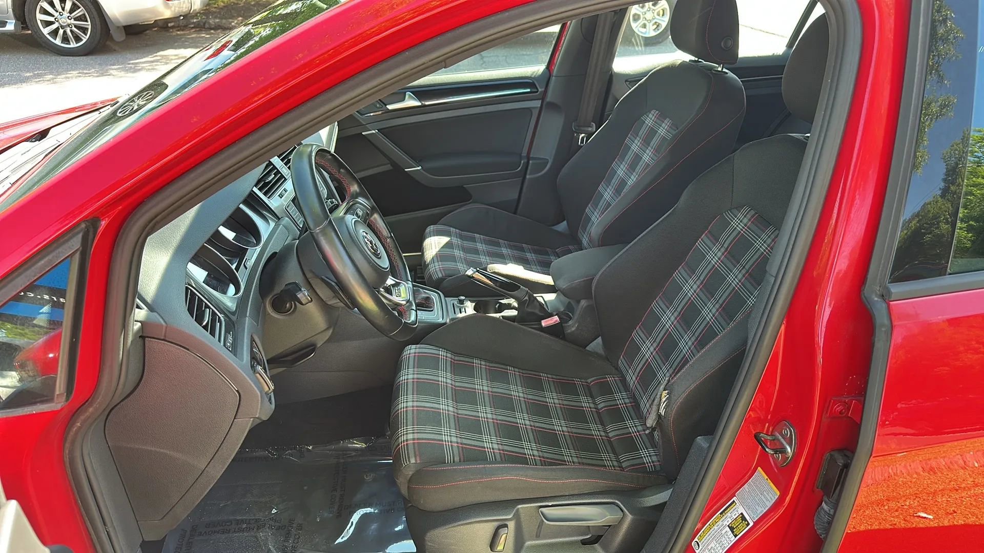 Used 2015 Volkswagen GTI S FWD image 14