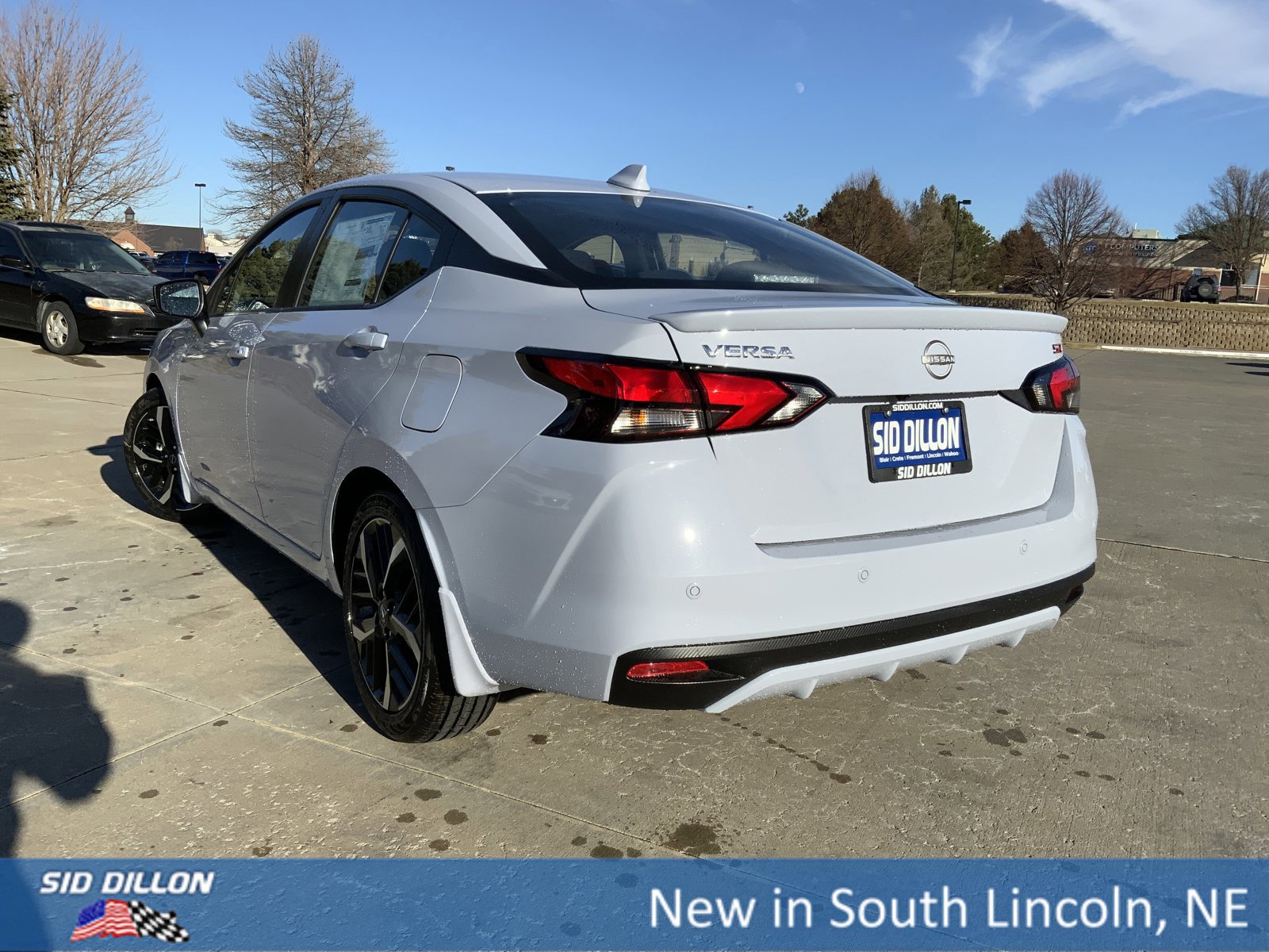 New 2025 Nissan Versa SR w/ Trunk Package image 3