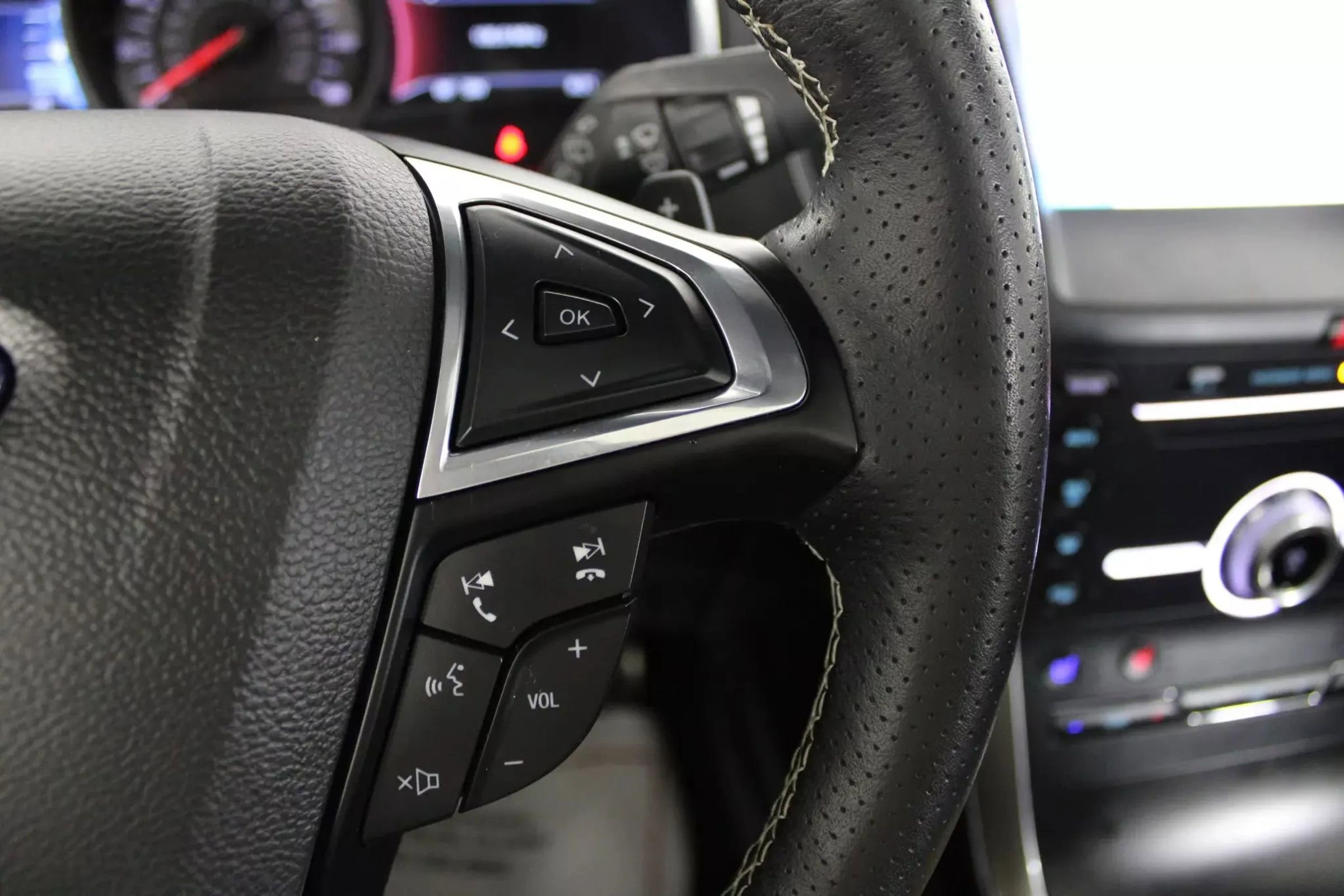 Used 2019 Ford Edge ST w/ Equipment Group 401A image 17