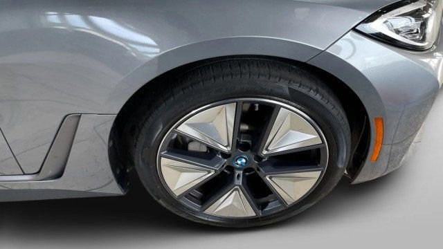 Used 2023 BMW i4 eDrive35 w/ Premium Package image 21