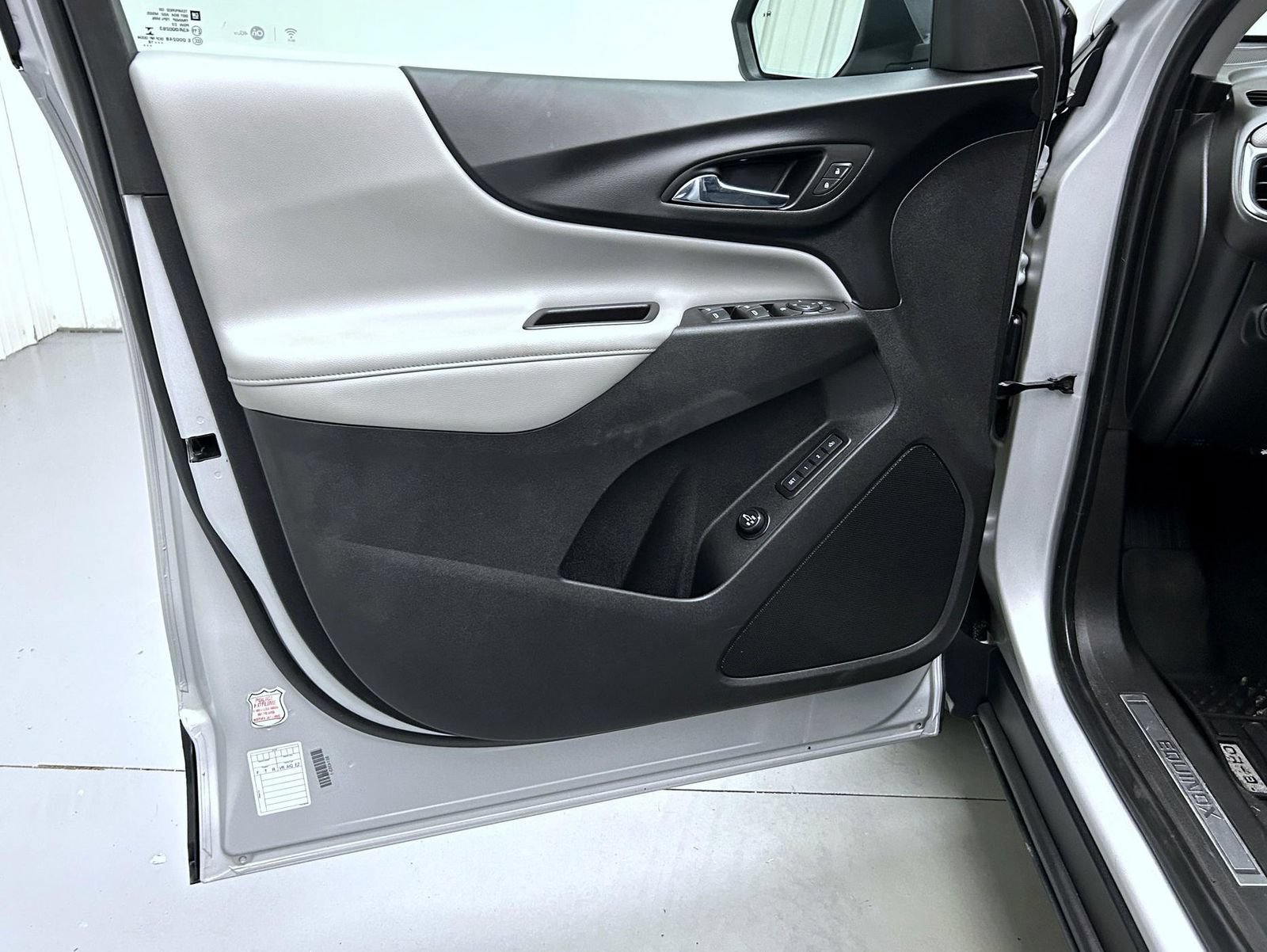 Used 2018 Chevrolet Equinox Premier AWD/4WD image 9