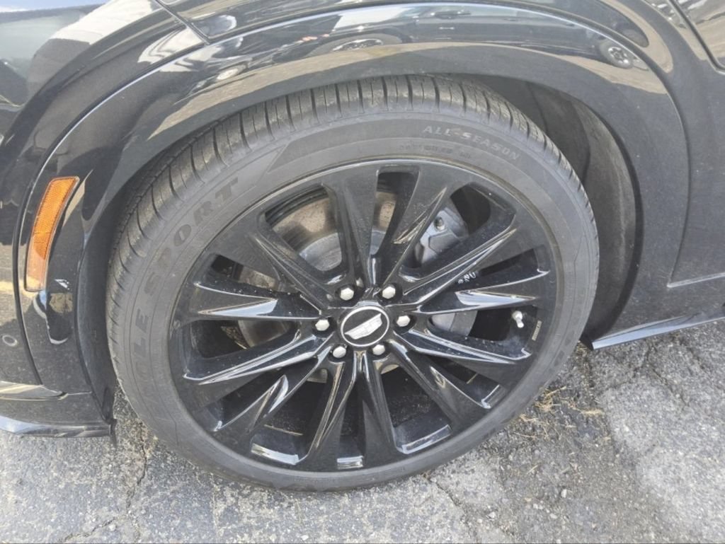 Used 2026 Cadillac Vistiq Platinum w/ LPO, Floor Liner Package AWD/4WD image 3
