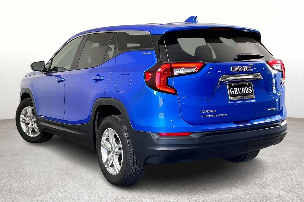 Used 2024 GMC Terrain SLE image 17