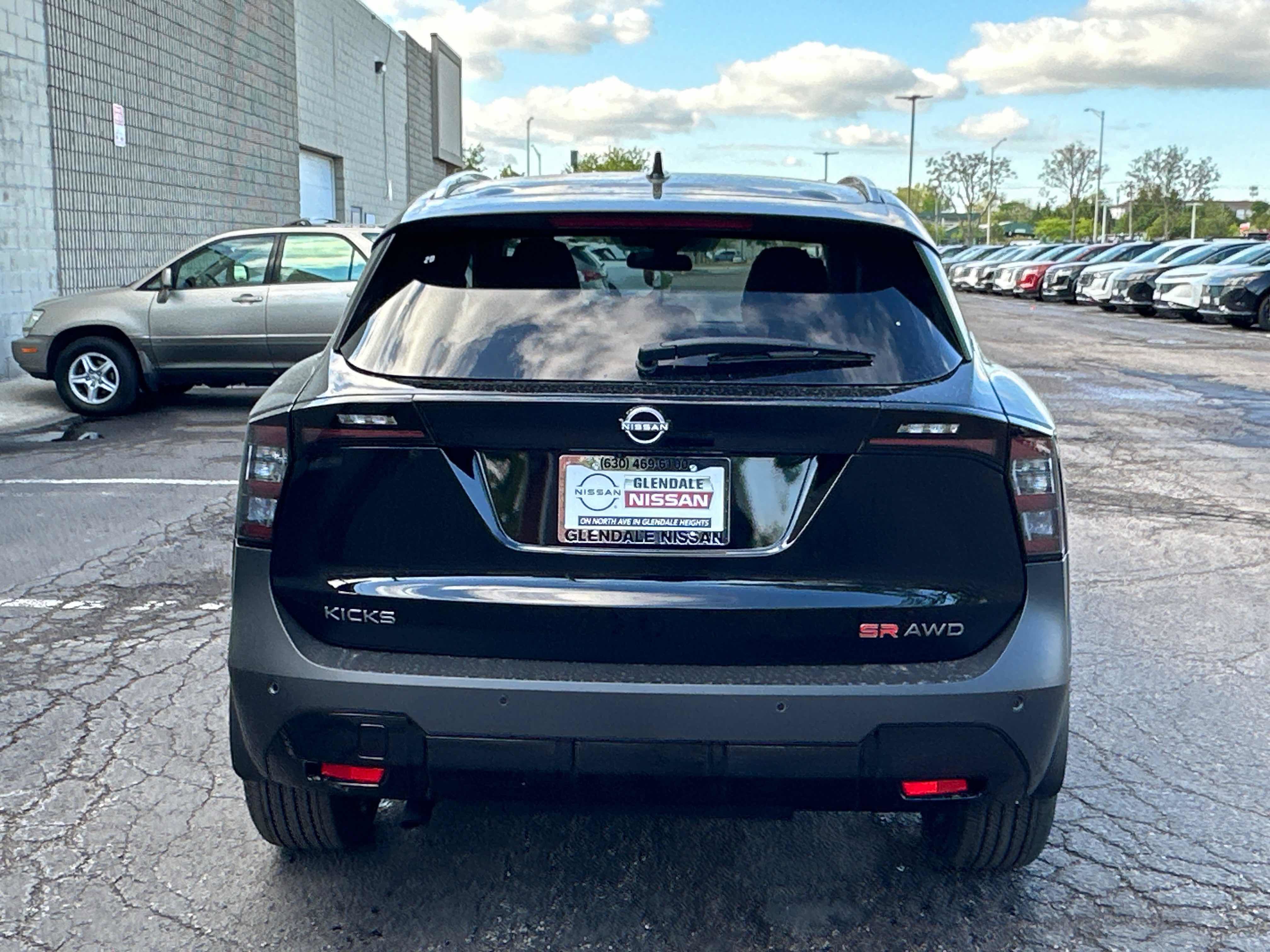 New 2026 Nissan Kicks SR w/ SR Premium Package AWD/4WD image 5