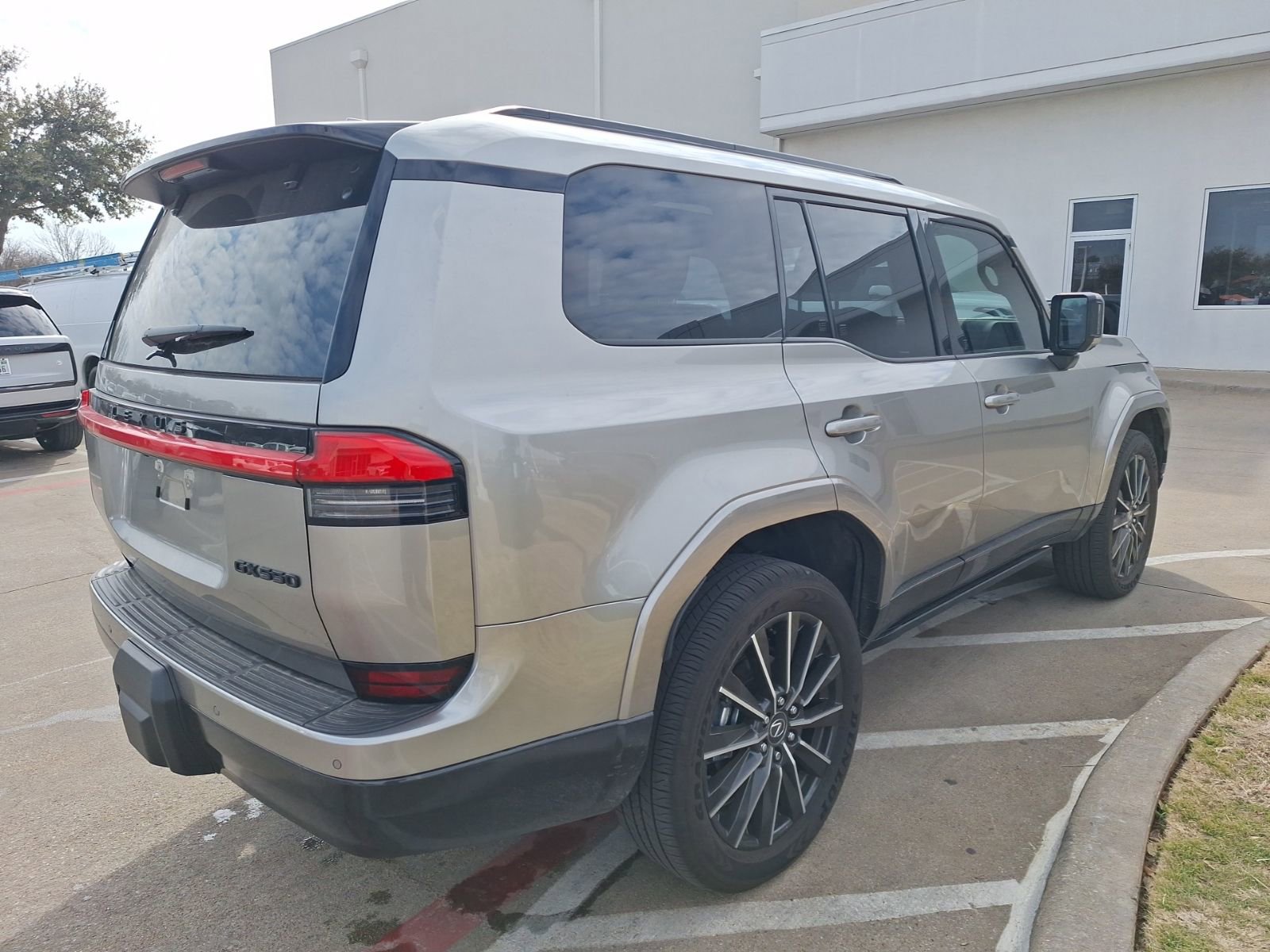 Used 2025 Lexus GX 550 image 6