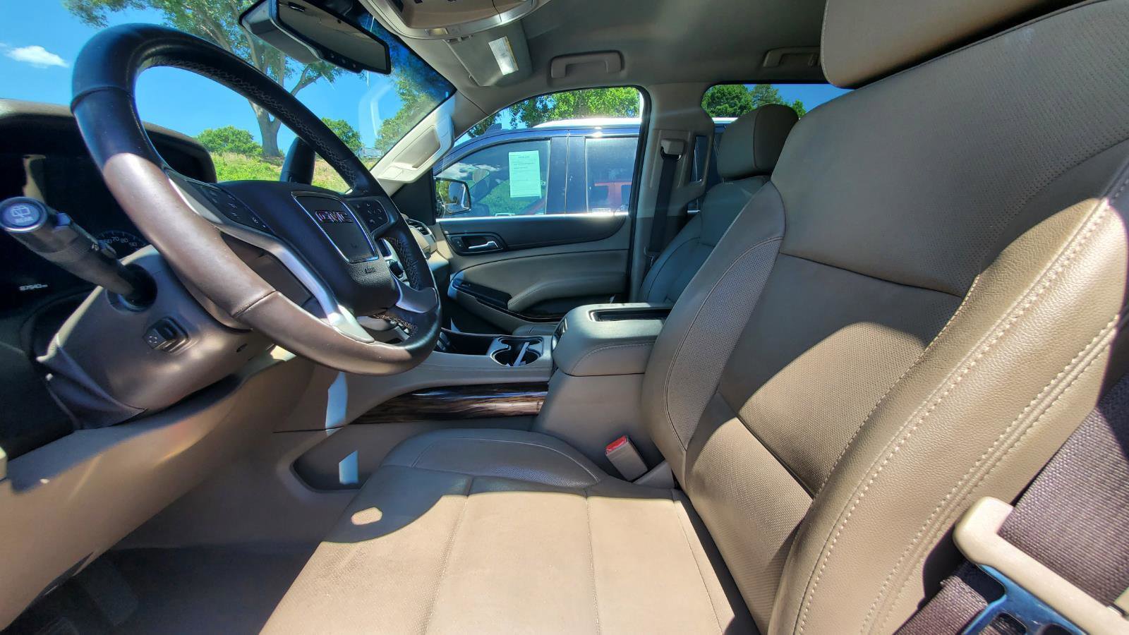 Used 2017 GMC Yukon SLT w/ Premium Edition RWD image 3