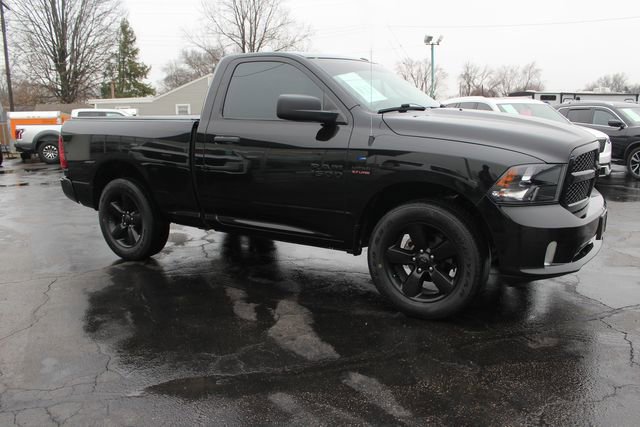 Used 2018 RAM 1500 Express w/ Black Ram 1500 Express Group RWD image 12