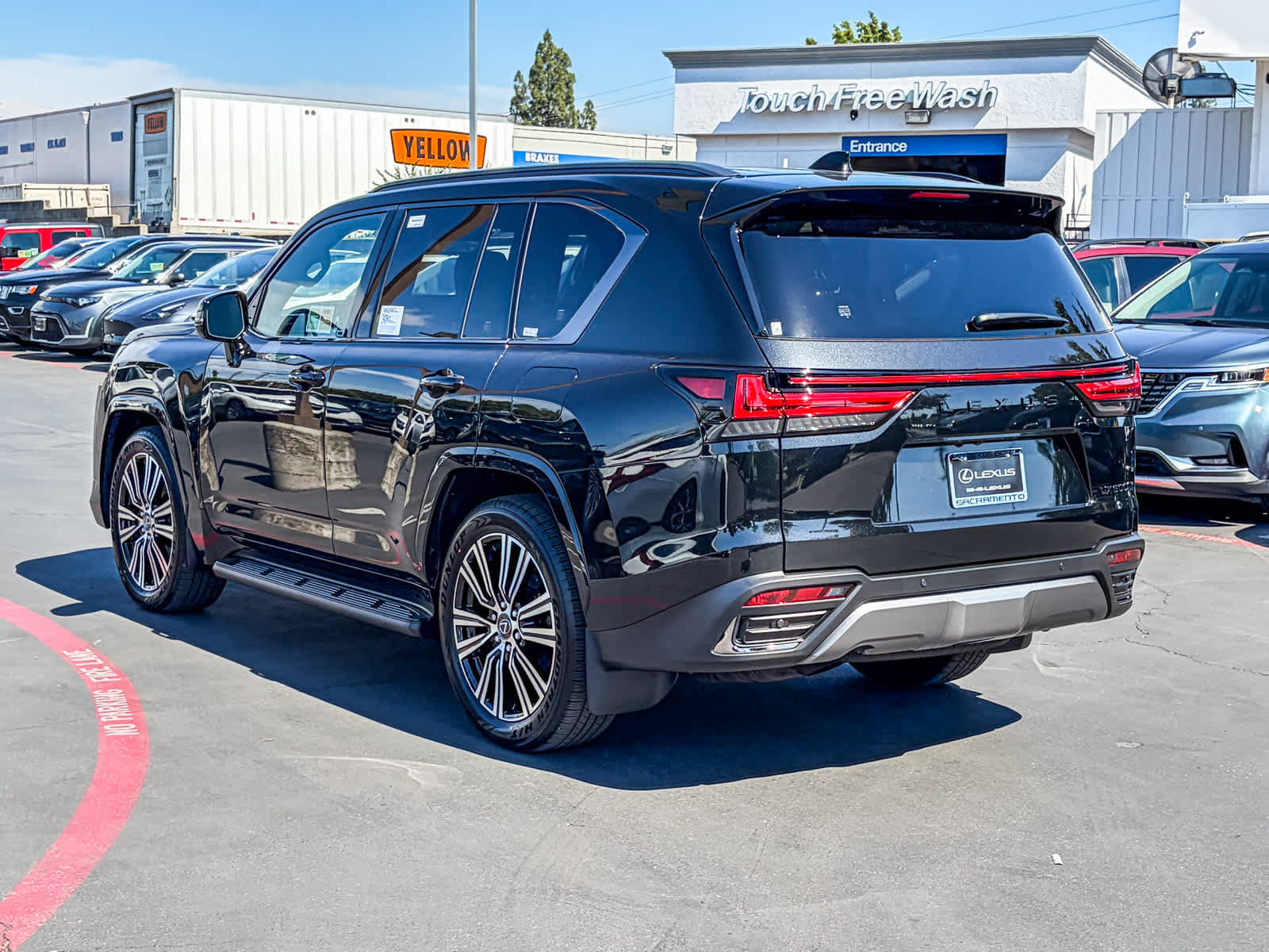 New 2026 Lexus LX 600 4WD w/ Luxury Package image 2