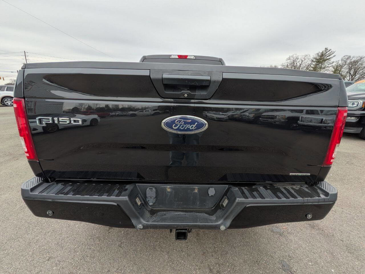 Used 2015 Ford F150 XLT w/ Equipment Group 302A Luxury image 5