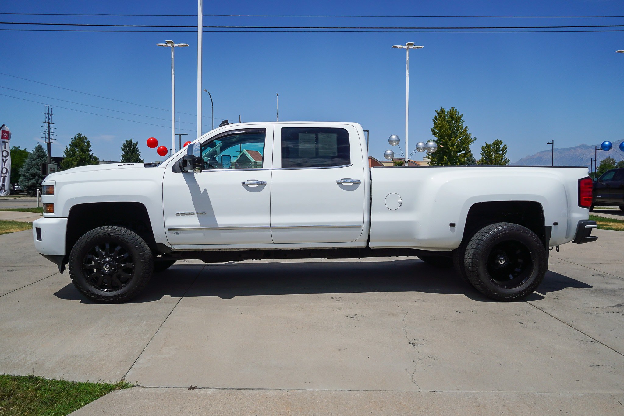 Used 2018 Chevrolet Silverado 3500 LTZ AWD/4WD image 5