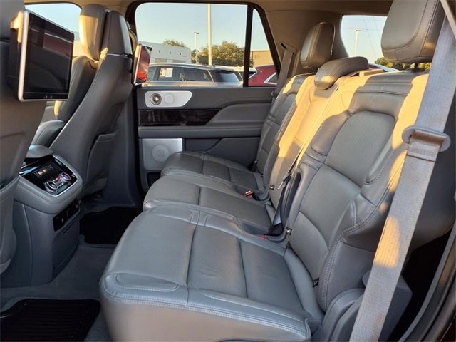 Used 2020 Lincoln Navigator Reserve w/ Luxury Package image 9