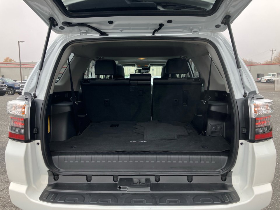 Used 2024 Toyota 4Runner SR5 Premium image 17
