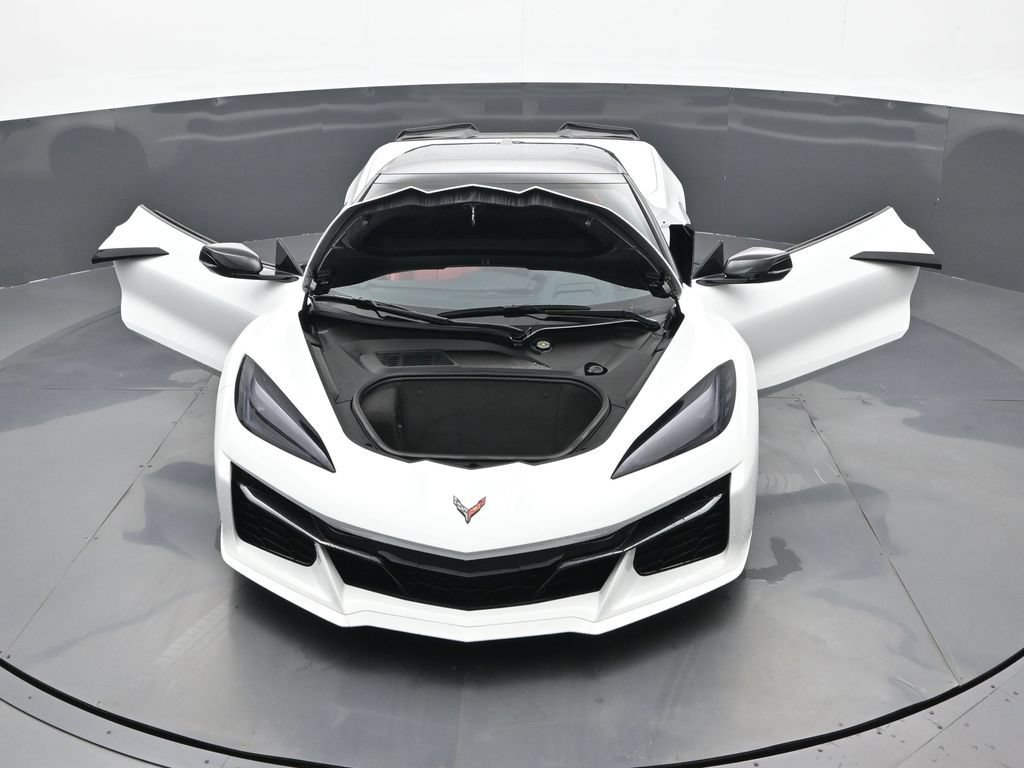 Used 2025 Chevrolet Corvette Z06 RWD image 26