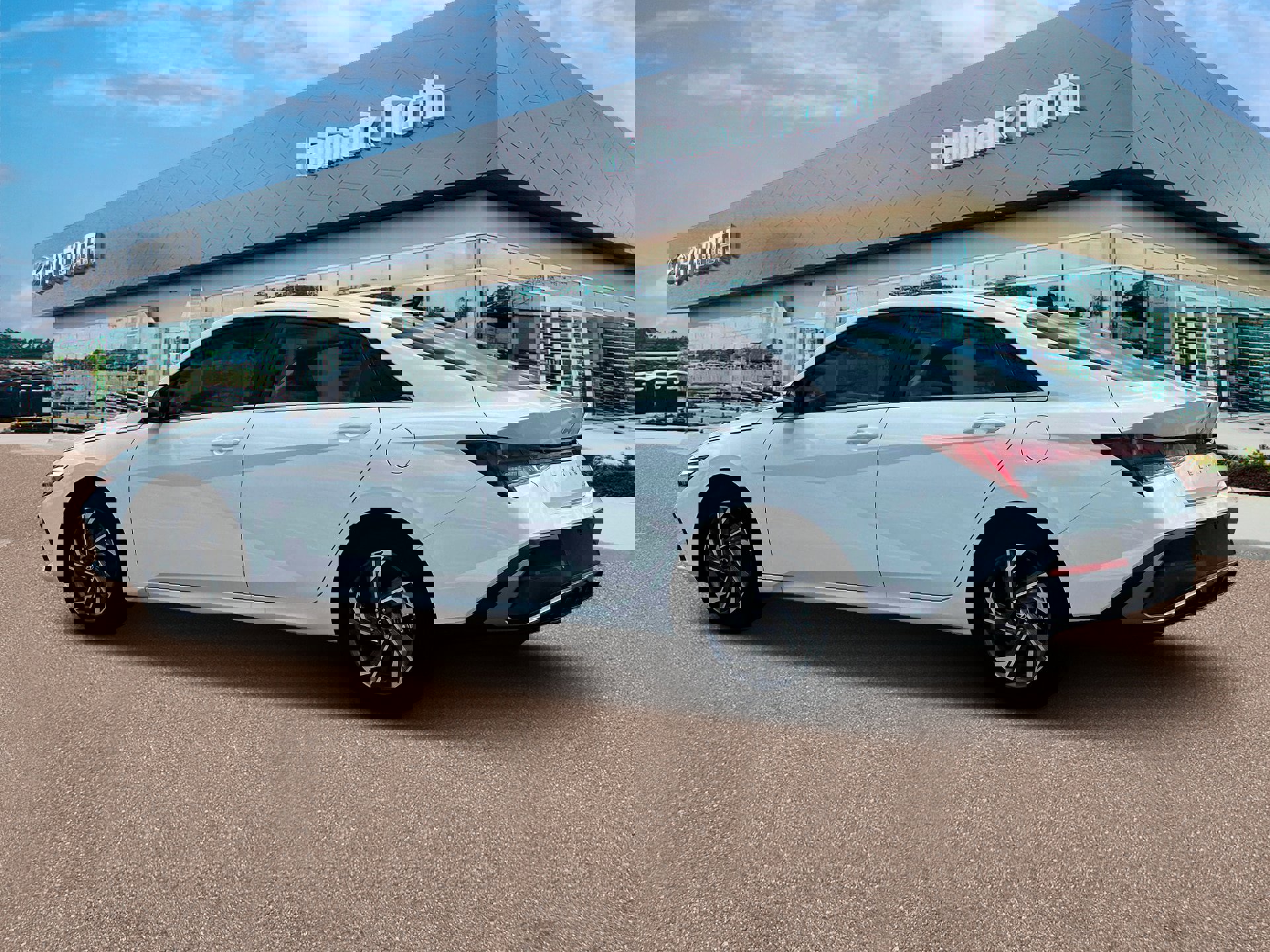 New 2025 Hyundai Elantra Limited image 4