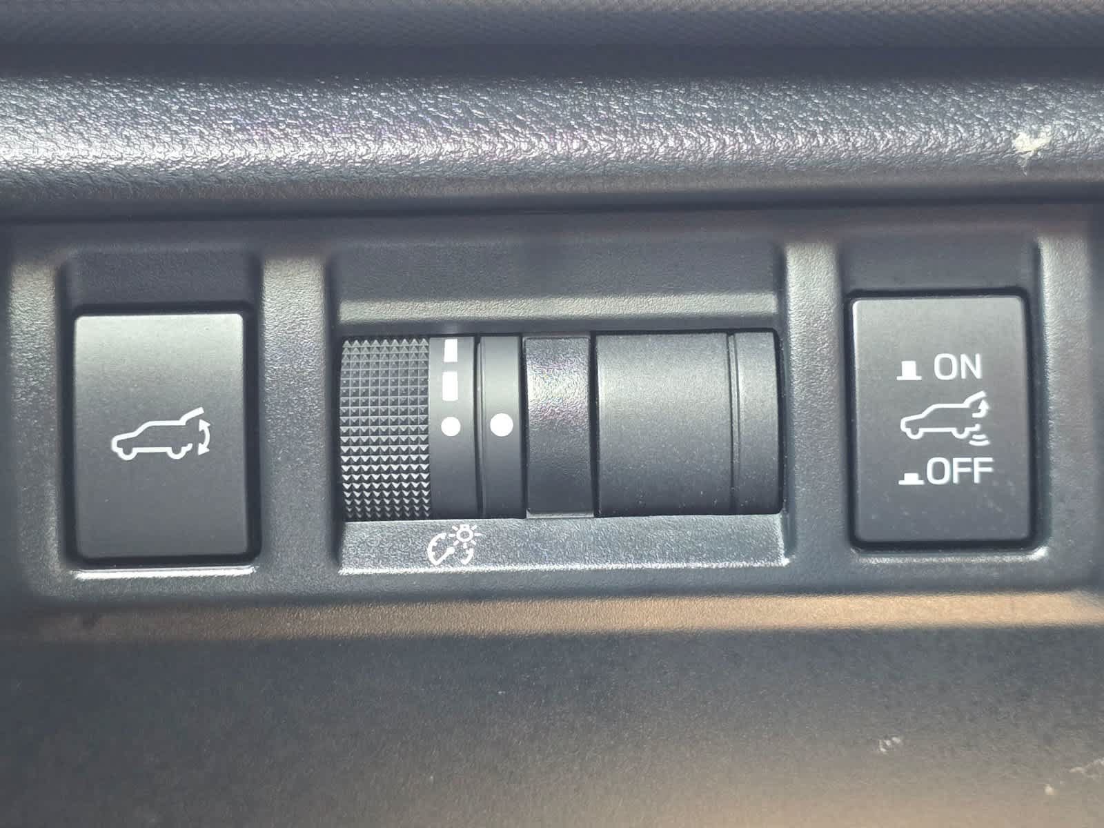Certified 2025 Subaru Forester Premium AWD/4WD image 16