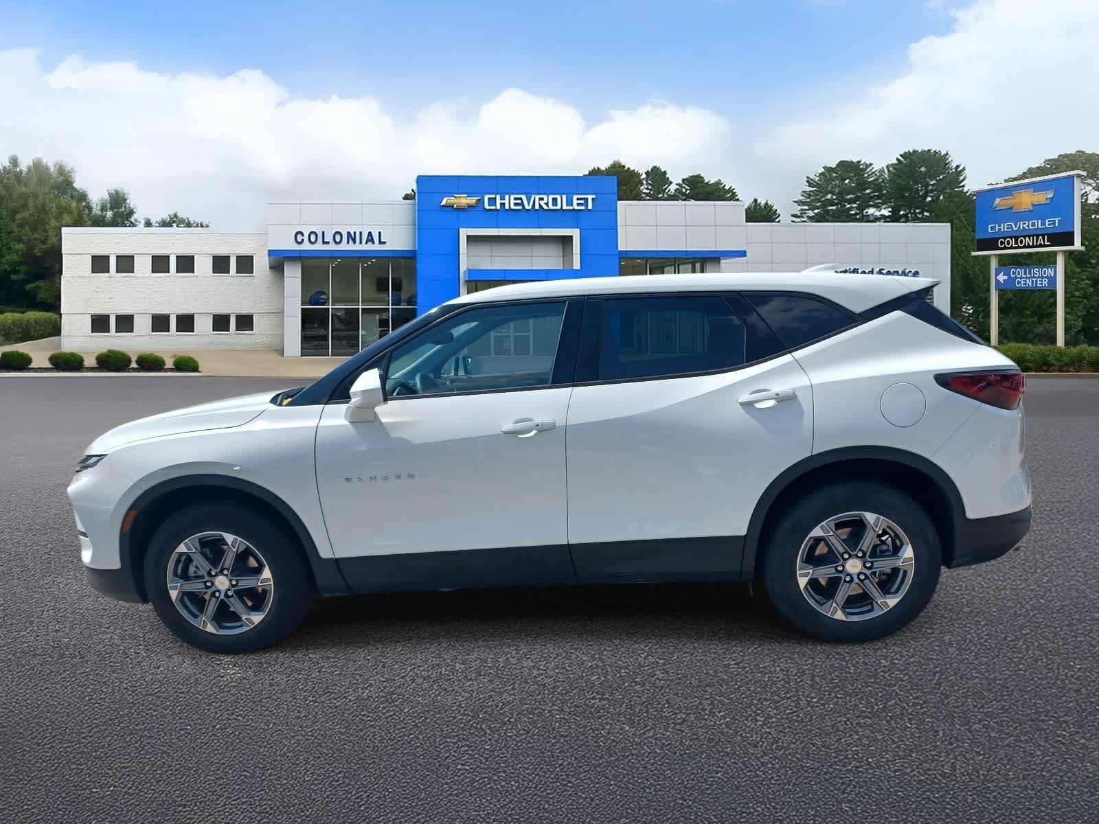 Used 2025 Chevrolet Blazer LT AWD/4WD image 6